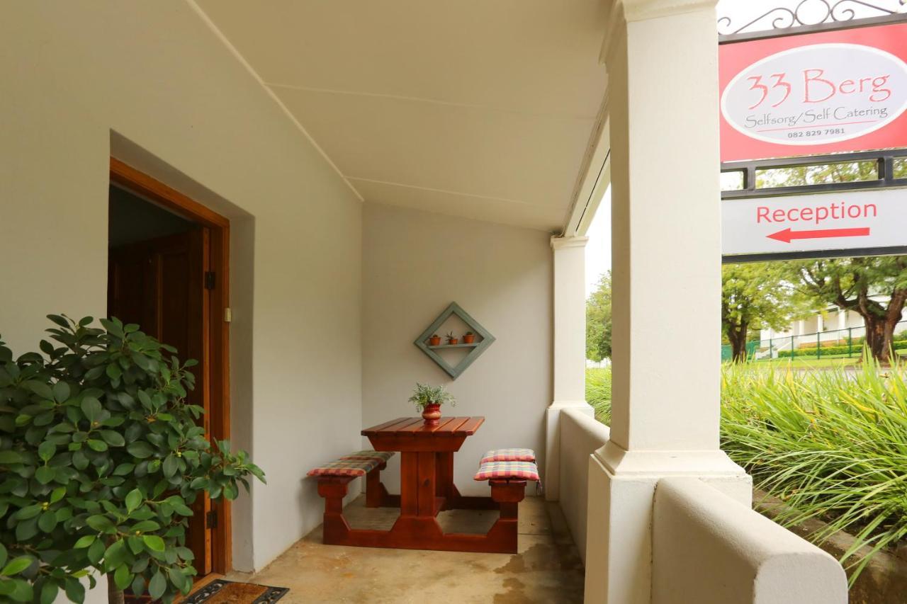 33 Berg Selfcatering Hotel Свелендам Екстериор снимка